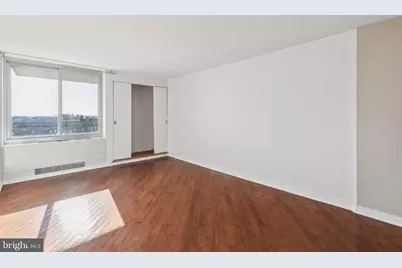 604 S Washington Square #809, Philadelphia, PA 19106 - Photo 1