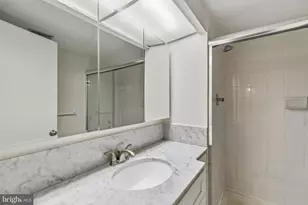 1326 Spruce St, Philadelphia, PA 19107 - Photo 14