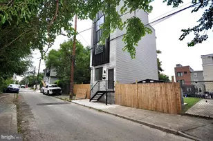 2043 N Orkney St, Philadelphia, PA 19122 - Photo 2