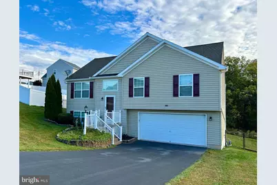 110 Lynne Drive, Mount Wolf, PA 17347 - Photo 1