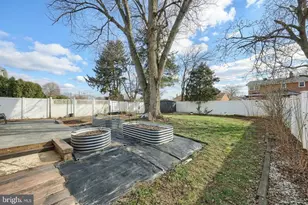 1960 Bannister St, York, PA 17404 - Photo 8