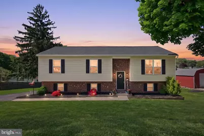 18 E High Street, Yoe, PA 17313 - Photo 1