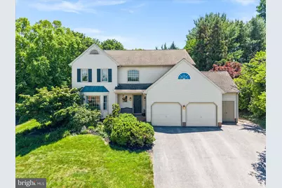660 Woodside Road, York, PA 17406 - Photo 1