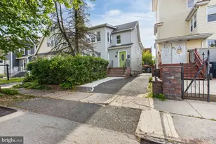 19 Cottage Pl, East Orange, NJ 07017 - Photo 2