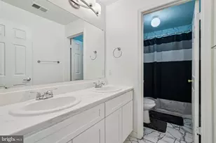 21 Cottonwood St, Jersey City, NJ 07305 - Photo 8