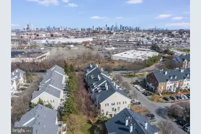 21 Cottonwood St #21, Jersey City, NJ 07305 - Photo 32