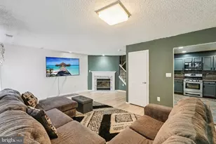 21 Cottonwood St, Jersey City, NJ 07305 - Photo 2