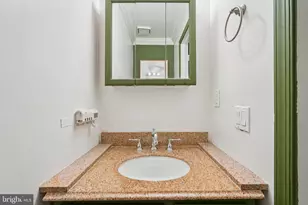 21 Cottonwood St, Jersey City, NJ 07305 - Photo 10