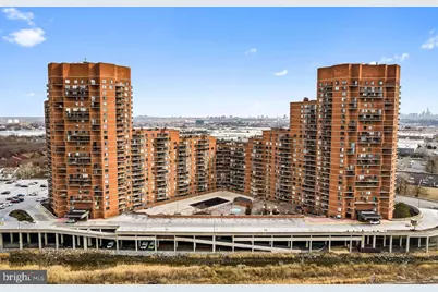 2138 Harmon Cove Tower #2138, Secaucus, NJ 07094 - Photo 2