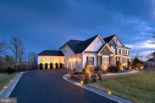 19 Donna Dr, Flemington, NJ 08822 - Photo 2