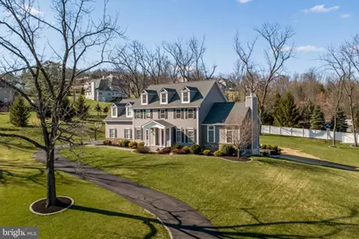 4 Ashton Court, Flemington, NJ 08822 - Photo 2