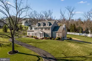 4 Ashton Ct, Flemington, NJ 08822 - Photo 2