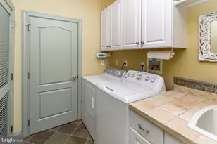 301 Holcombe Way, Lambertville, NJ 08530 - Photo 38