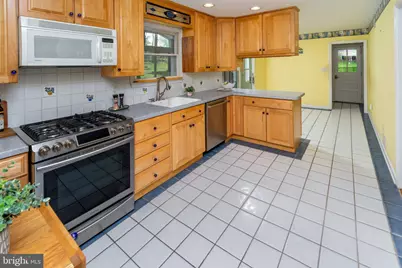 19 Floral Road, Flemington, NJ 08822 - Photo 6
