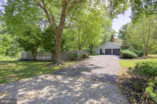 7 Horseshoe Rd, Whitehouse Station, NJ 08889 - Photo 4