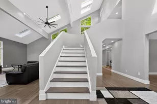9 N North Star Dr, Annandale, NJ 08801 - Photo 2