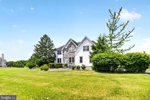 32 Ferris Wheel Dr, Lambertville, NJ 08530 - Photo 4
