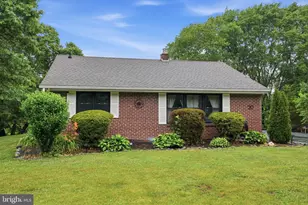 20 Poplar Rd, Ringoes, NJ 08551 - Photo 2