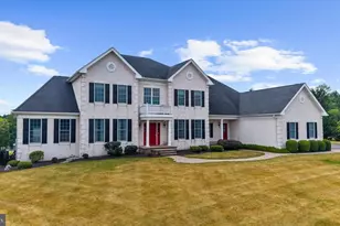 10 Claridge Ln, Flemington, NJ 08822 - Photo 2