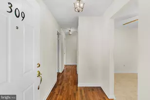 309 Sparrow Ct, Three Bridges, NJ 08887 - Photo 8