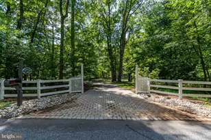 102 Lindbergh Rd, Hopewell, NJ 08525 - Photo 2
