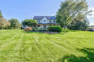 3 Prall Ct, Ringoes, NJ 08551 - Photo 2