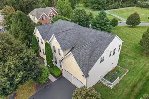 81 Crestview Dr, Clinton, NJ 08809 - Photo 2