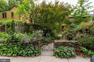 28 Brunswick Ave, Lambertville, NJ 08530 - Photo 2