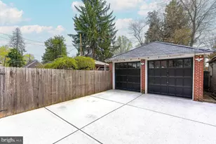 925 Berkeley Ave, Trenton, NJ 08618 - Photo 32