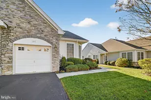 147 Burholme Dr, Hamilton Township, NJ 08691 - Photo 2