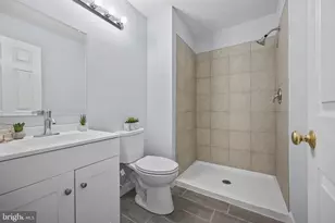 27 Versailles Ct, Hamilton Township, NJ 08619 - Photo 20