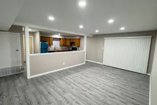 312 Meadow Woods Ln, Lawrence, NJ 08648 - Photo 2