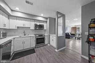 D16 Avon Dr, Hightstown, NJ 08520 - Photo 26