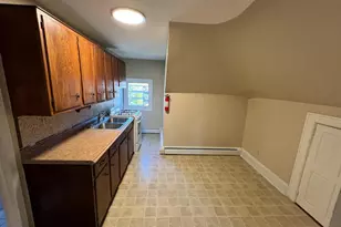 1050 Stuyvesant Ave, Trenton, NJ 08618 - Photo 10