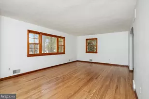 265 Edinburg Rd, Hamilton Township, NJ 08619 - Photo 4