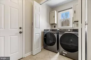 27 W Cartwright Dr, Princeton Junction, NJ 08550 - Photo 16