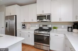 130 Leona Stewart Blvd, Pennington, NJ 08534 - Photo 4