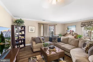17 Vintage Dr, East Windsor Township, NJ 08520 - Photo 4
