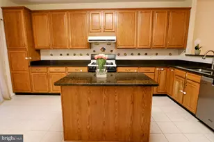 34 Windsor Pond Rd, Princeton Junction, NJ 08550 - Photo 4
