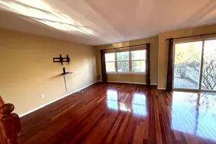 28 Stanwyck Ct, Robbinsville Township, NJ 08691 - Photo 2