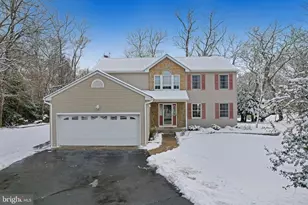 5 Mary Ct, Cranbury Township, NJ 08512 - Photo 2