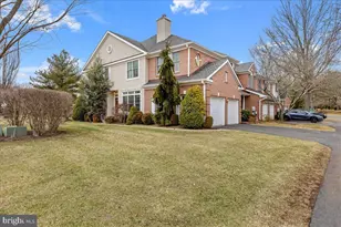 8 Hutchinson Dr, Princeton, NJ 08540 - Photo 2