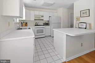 902 Sea Pl, Lawrence Township, NJ 08648 - Photo 12