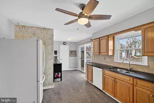 552 N Main St, Hightstown, NJ 08520 - Photo 16