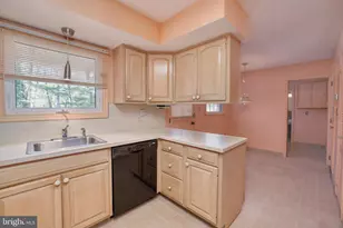 9 Pin Oak Dr, Lawrence Township, NJ 08648 - Photo 10