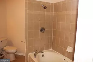 211 Masterson Ct, Ewing Township, NJ 08618 - Photo 16