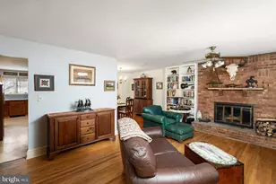 215 Greeley St, Hightstown, NJ 08520 - Photo 2