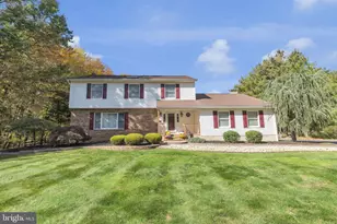 33 Beechwood Dr, Robbinsville, NJ 08691 - Photo 4