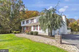 33 Beechwood Dr, Robbinsville, NJ 08691 - Photo 6