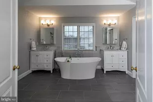 10 Caroline Dr, Princeton, NJ 08540 - Photo 28